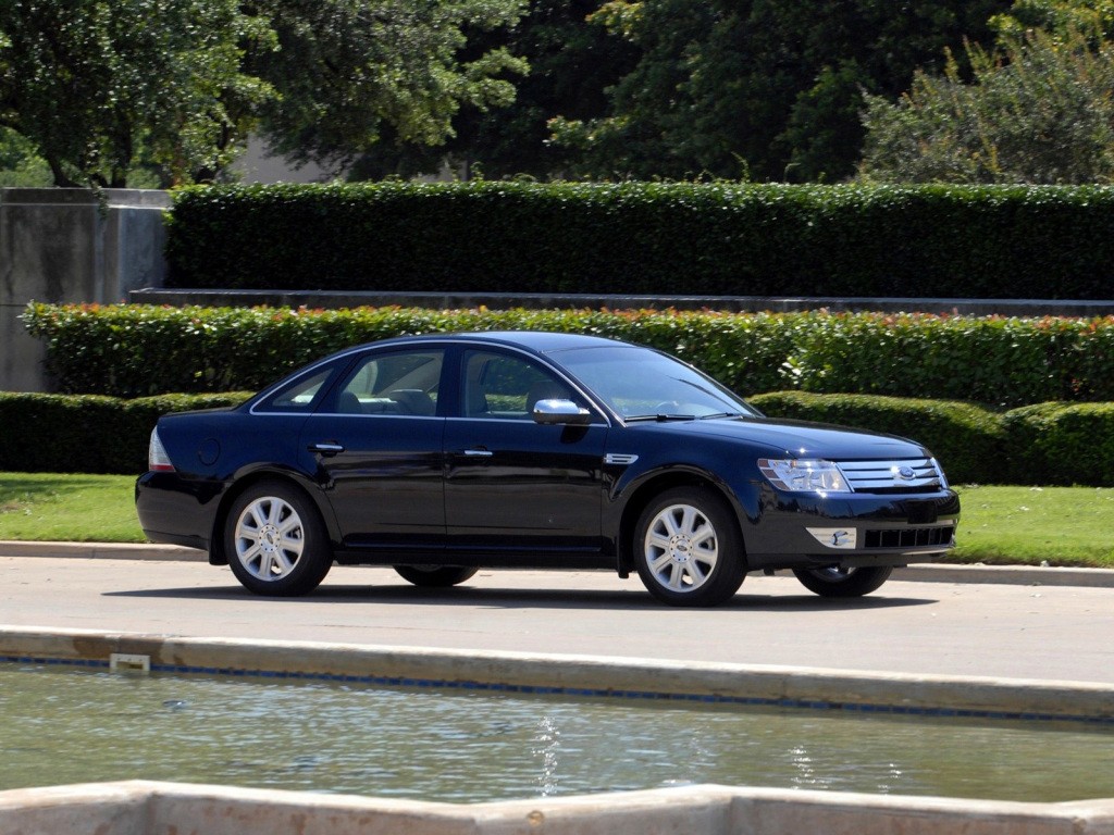 Ford Taurus photo 12