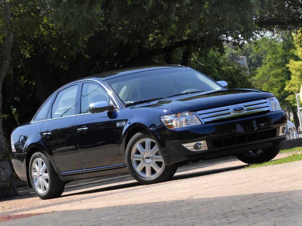 Ford Taurus photo 13