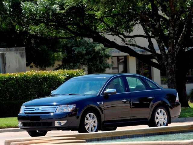 Ford Taurus photo 18