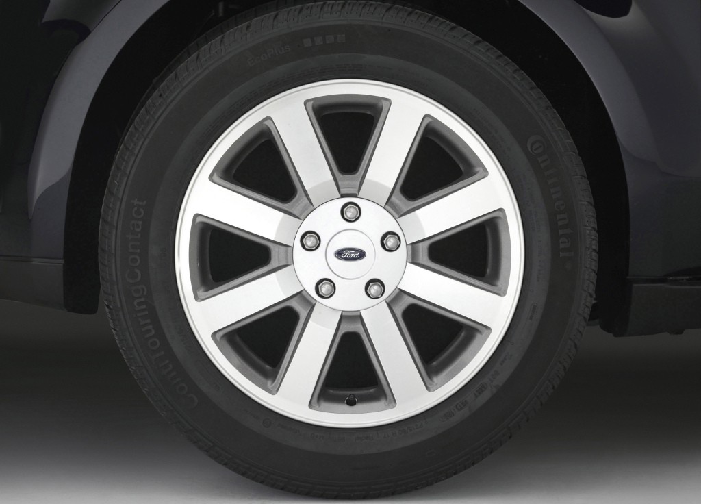 Ford Taurus photo 26