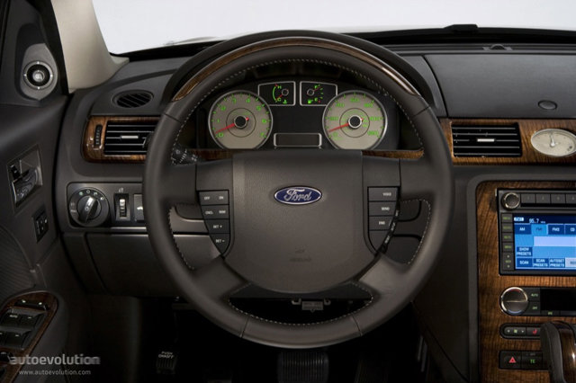 Ford Taurus photo 32