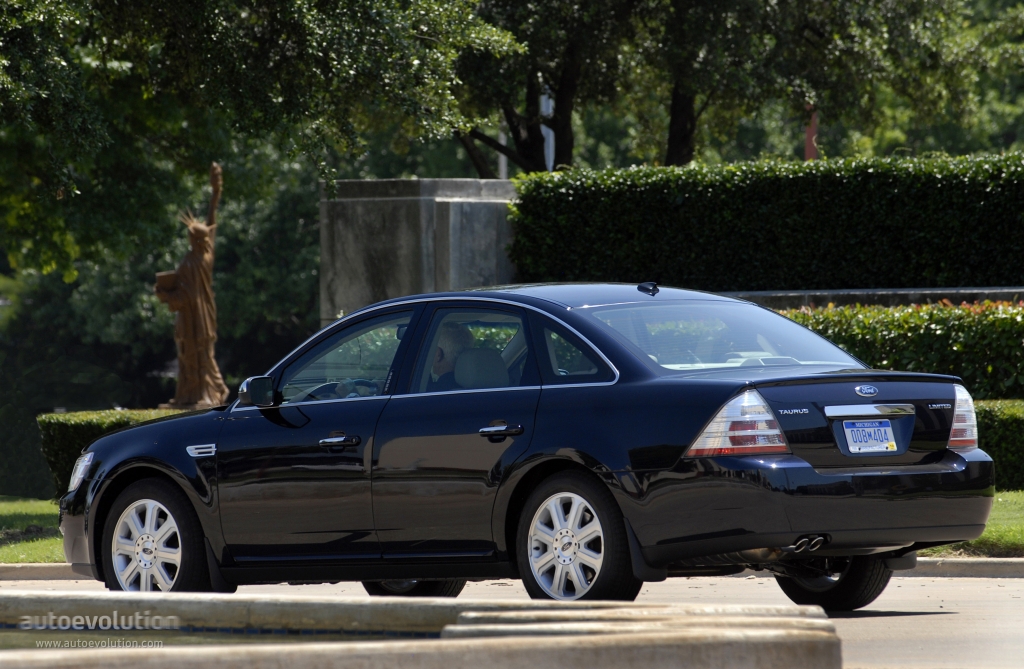Ford Taurus photo 3