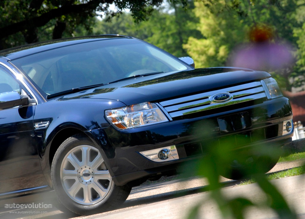 Ford Taurus photo 6