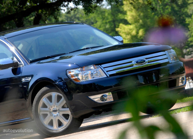 Ford Taurus photo 6