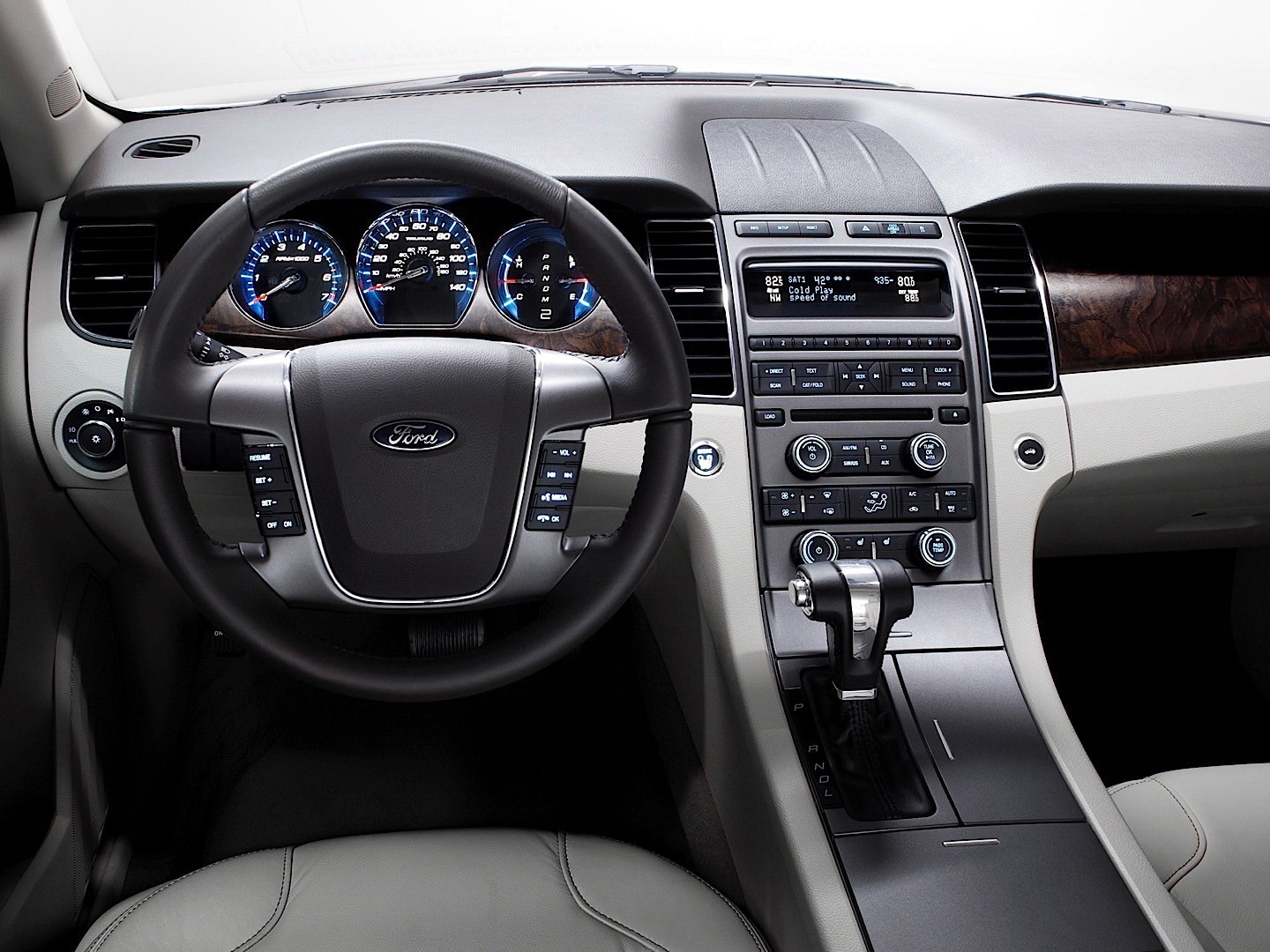 Ford Taurus photo 40