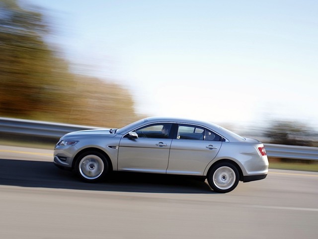 Ford Taurus photo 14