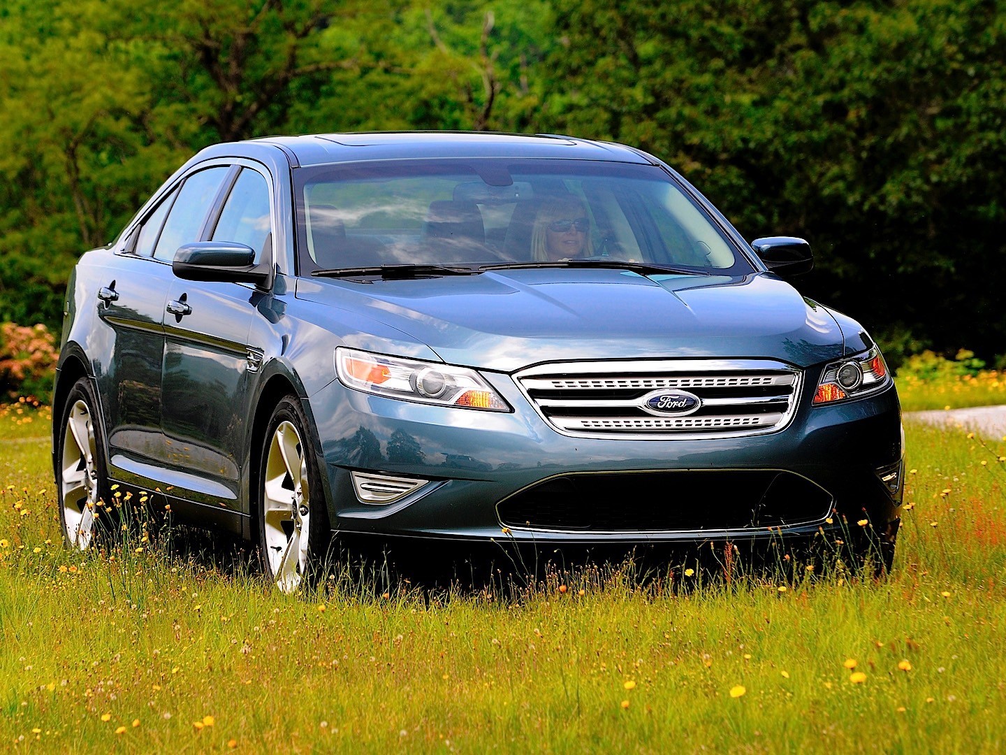 Ford Taurus photo 15