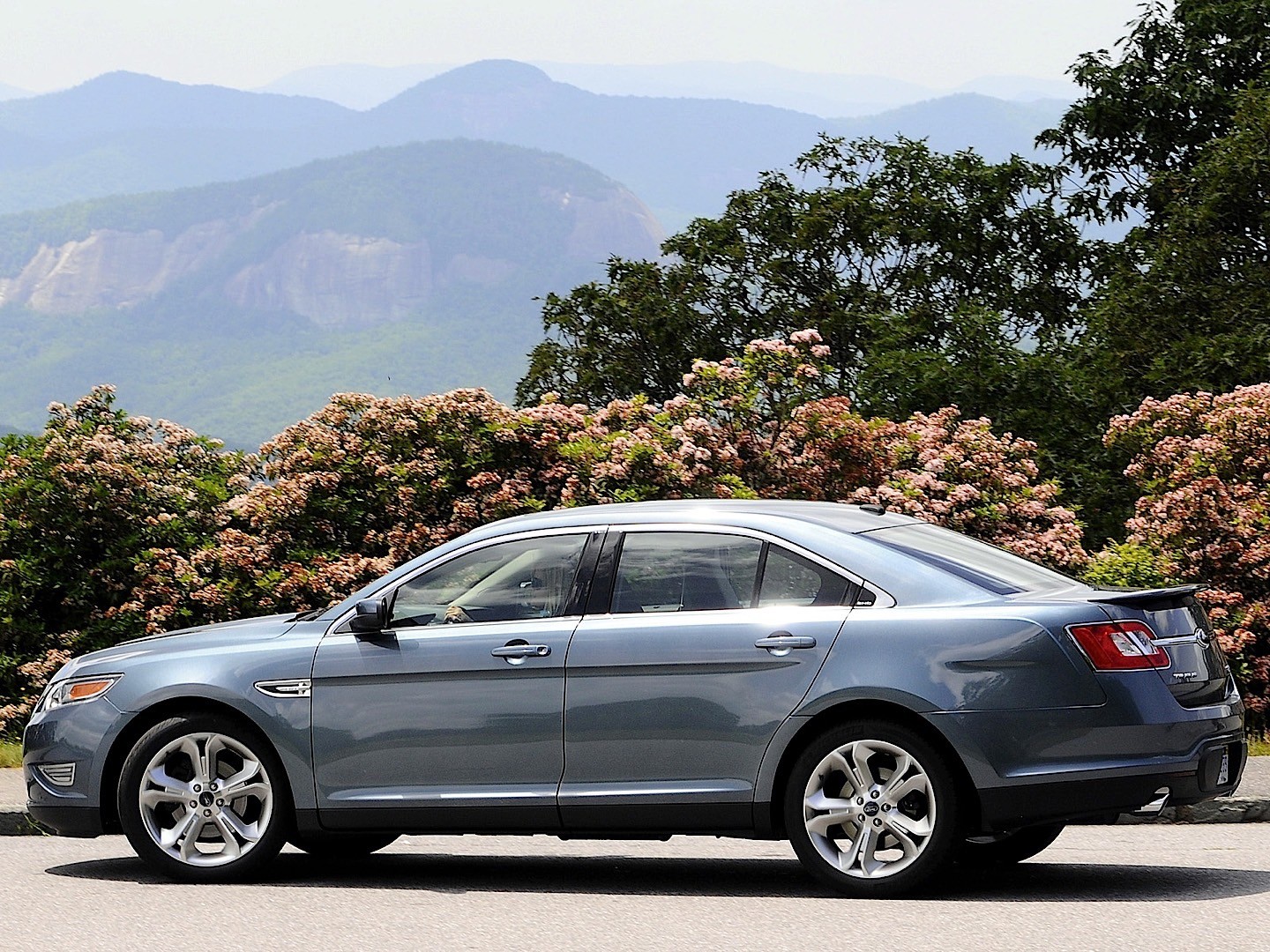 Ford Taurus photo 27
