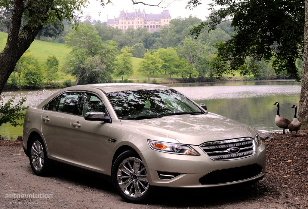 Ford Taurus photo 11