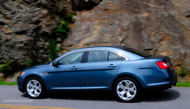 Ford Taurus photo 3