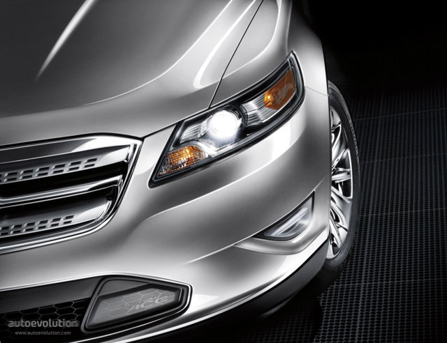 Ford Taurus photo 9