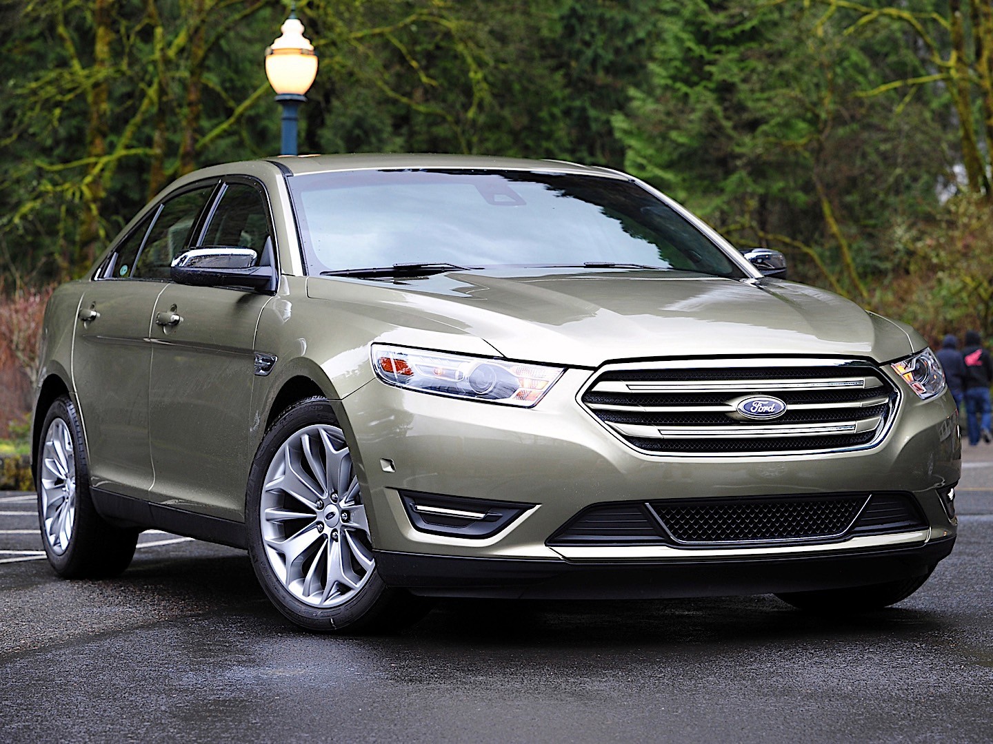 Ford Taurus photo 11