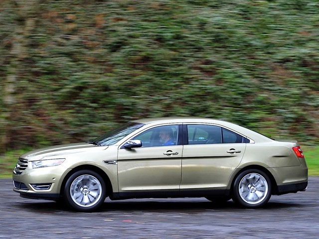 Ford Taurus photo 12