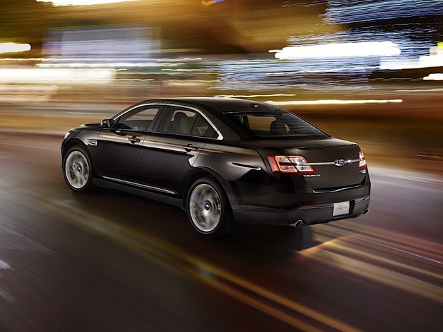 Ford Taurus photo 14