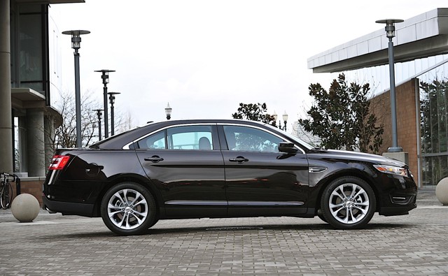 Ford Taurus photo 16