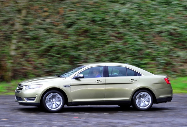 Ford Taurus photo 3