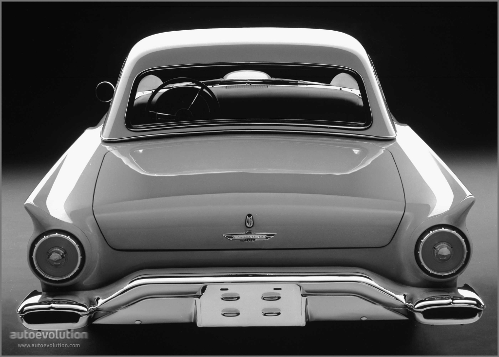 Ford Thunderbird photo 4