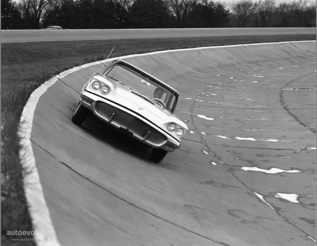 Ford Thunderbird photo 3