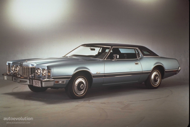 Ford Thunderbird photo 2