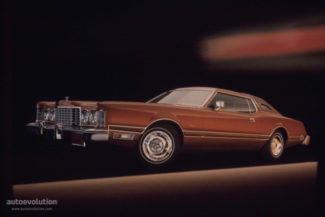 Ford Thunderbird photo 4