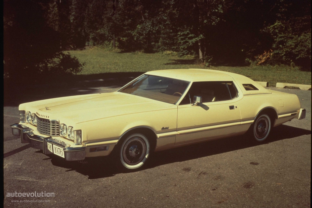 Ford Thunderbird photo 5