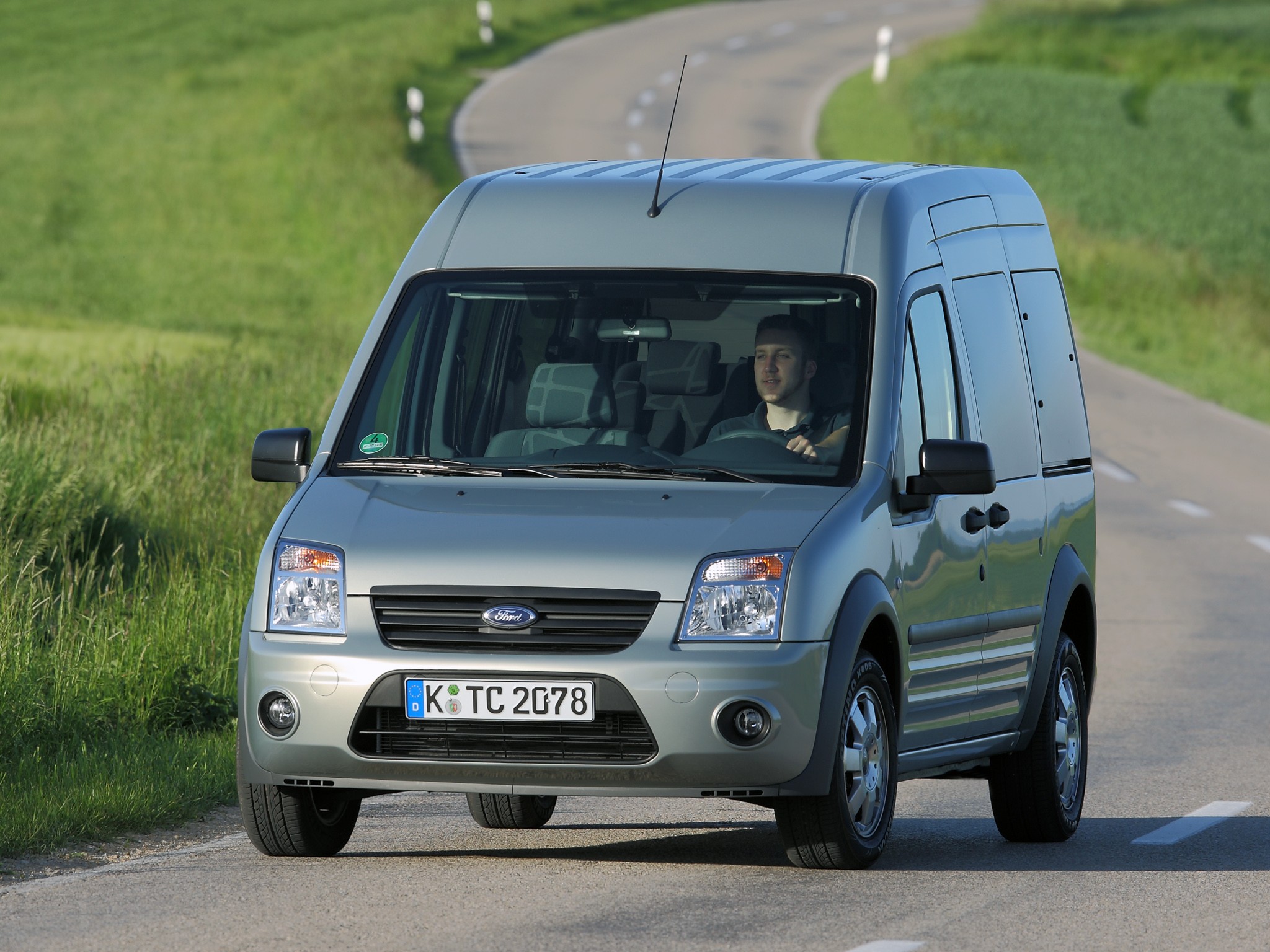 FORD Tourneo