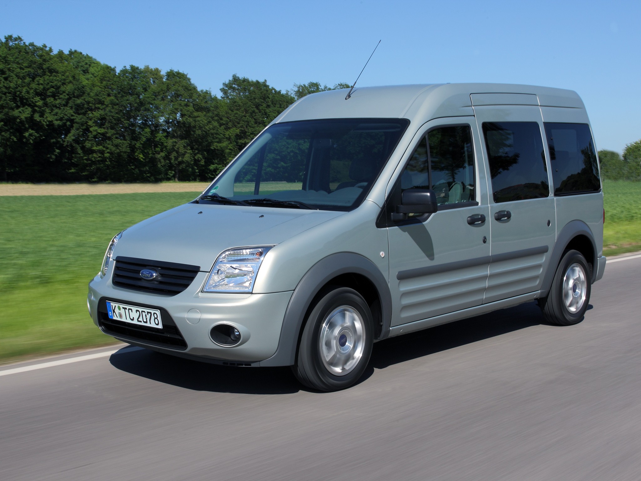 Ford Tourneo photo 2