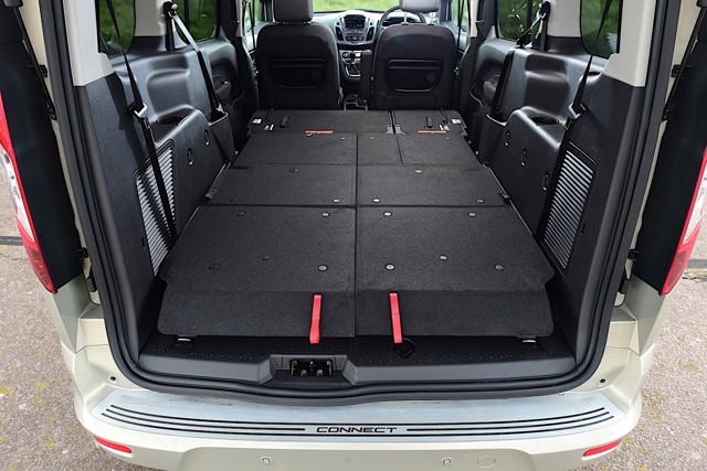 Ford Tourneo photo 15