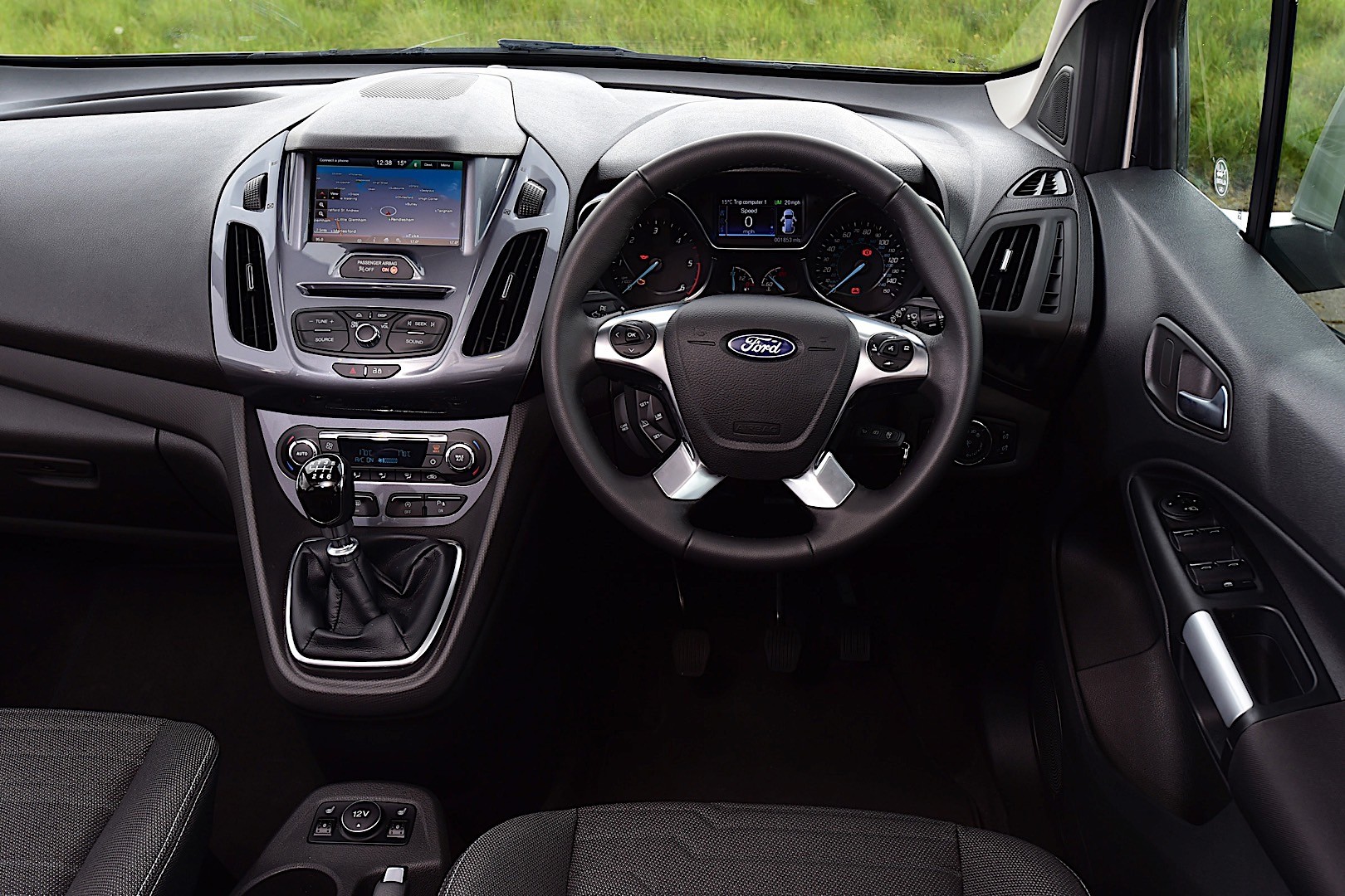 Ford Tourneo photo 17