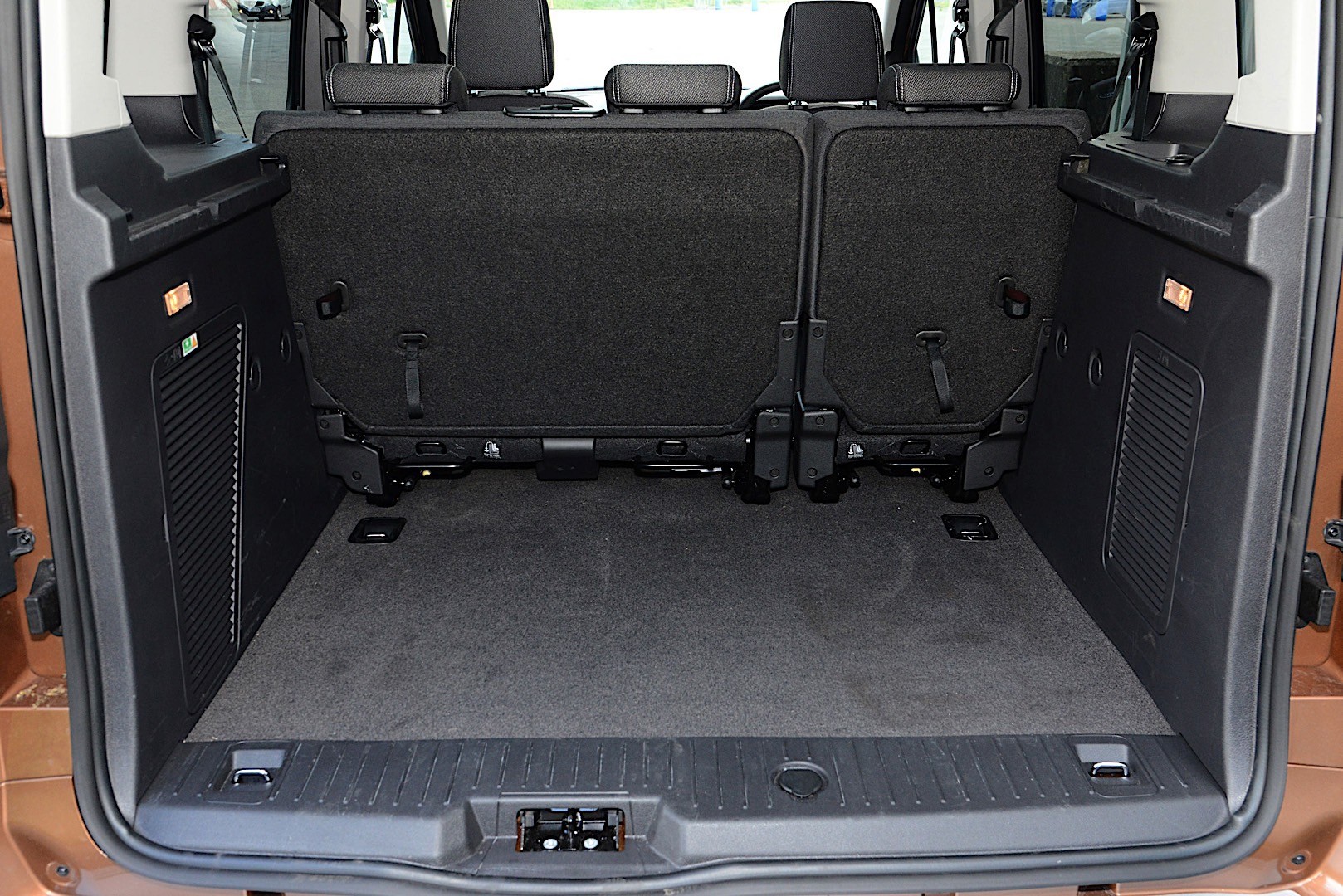 Ford Tourneo photo 20