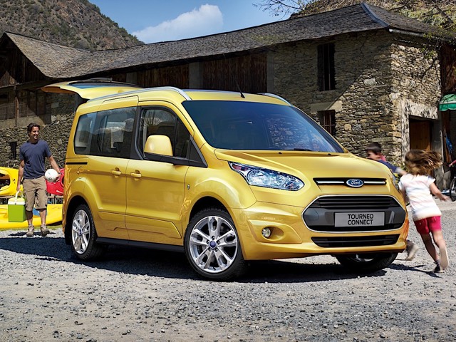 FORD Tourneo