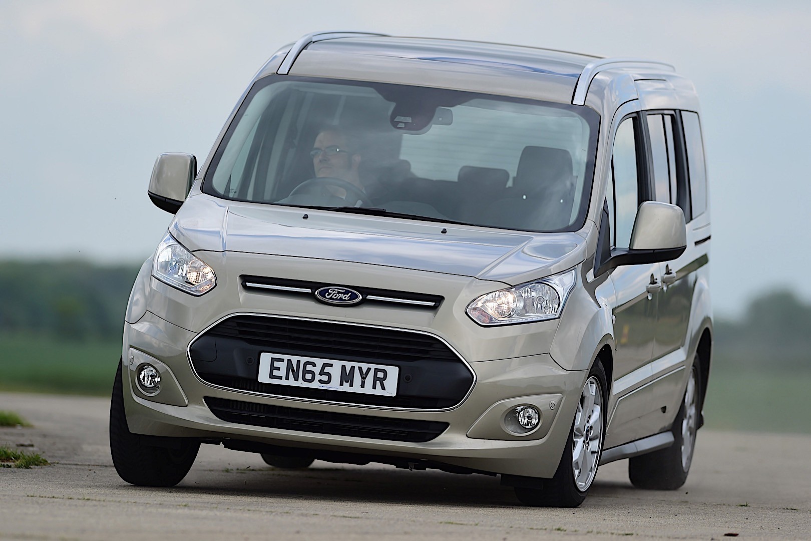 Ford Tourneo photo 3