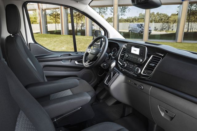 Ford Transit Custom photo 14
