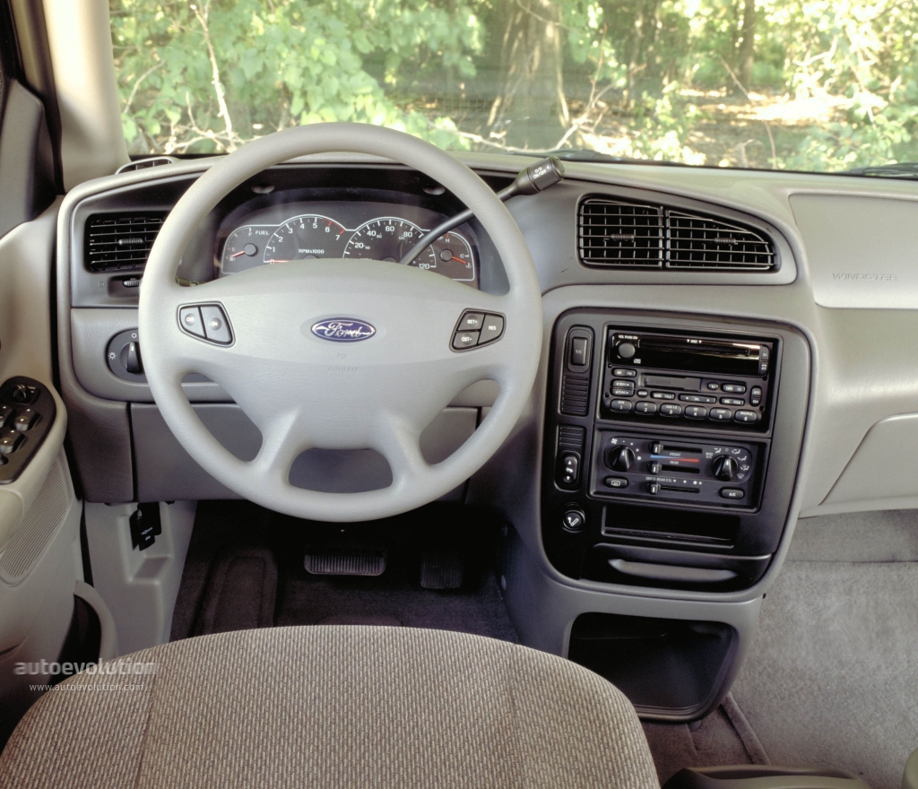 Ford Windstar photo 16