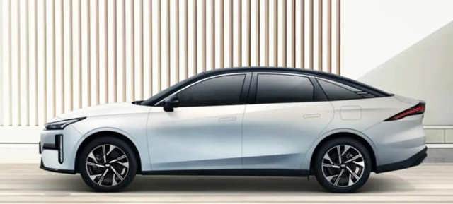 Geely Galaxy foto 4