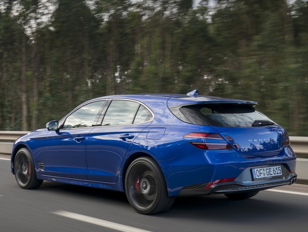 Genesis G70 Shooting Brake photo 18