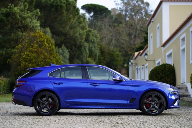 Genesis G70 Shooting Brake photo 19