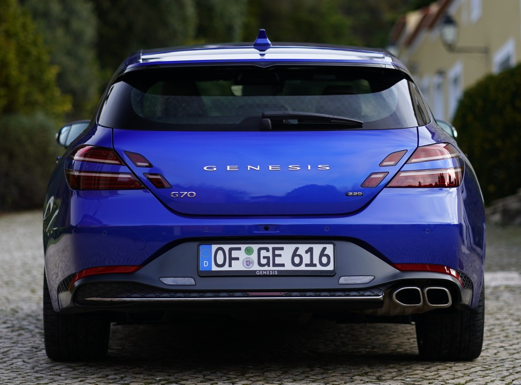 Genesis G70 Shooting Brake photo 20