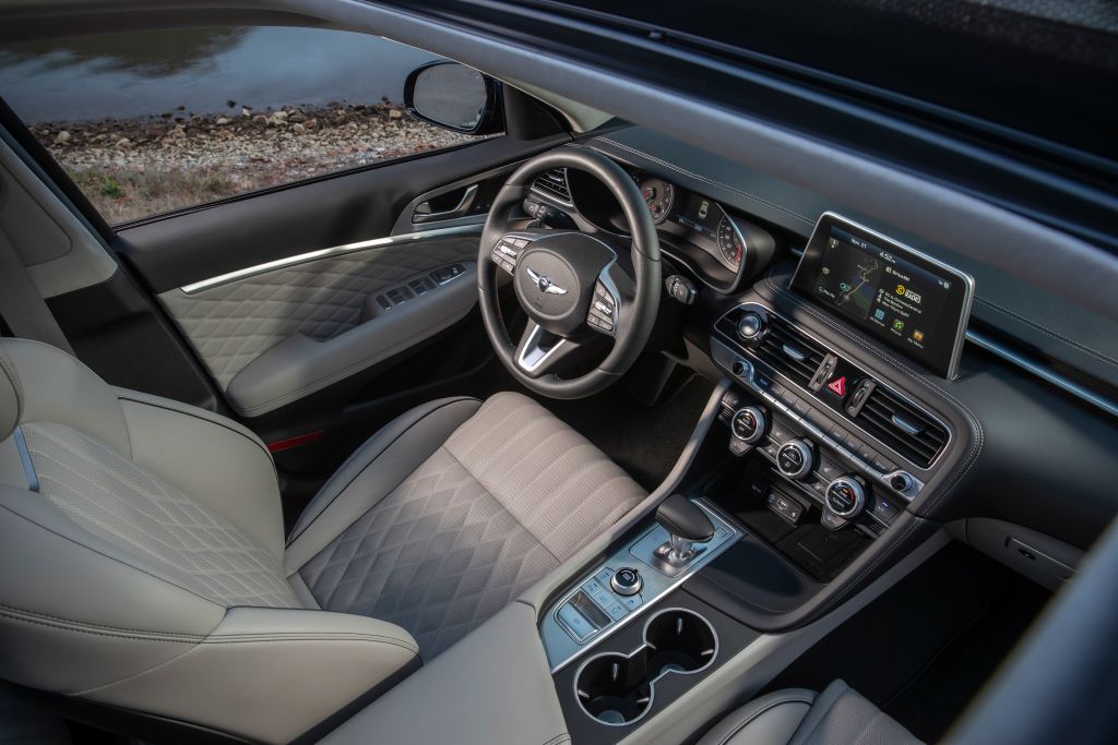 Genesis G70 photo 60