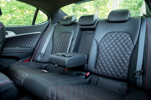 Genesis G70 photo 68