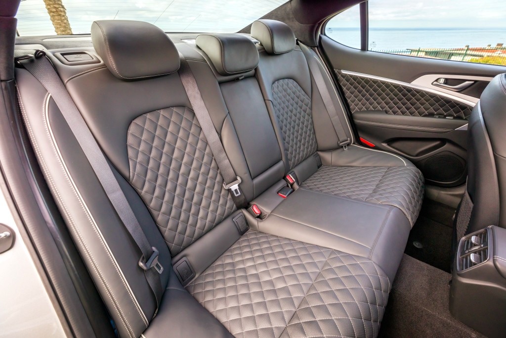 Genesis G70 photo 70