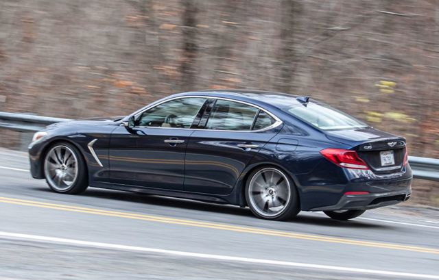 Genesis G70 photo 17