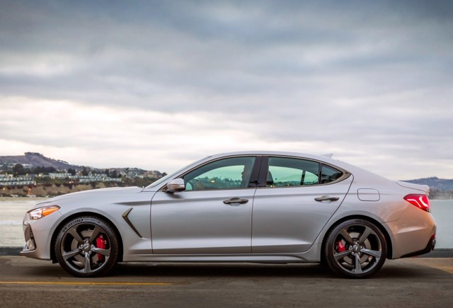 Genesis G70 photo 32