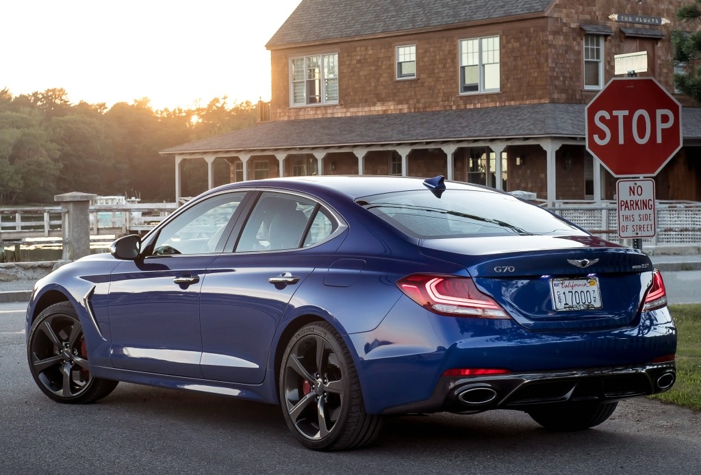Genesis G70 photo 38