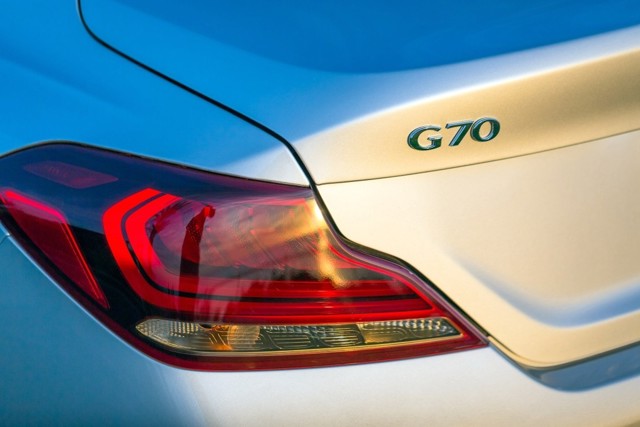 Genesis G70 photo 39