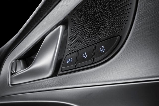 Genesis G70 photo 84