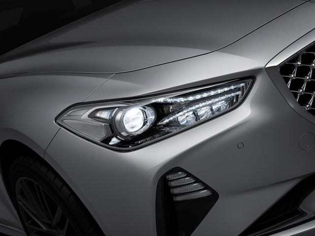 Genesis G70 photo 12