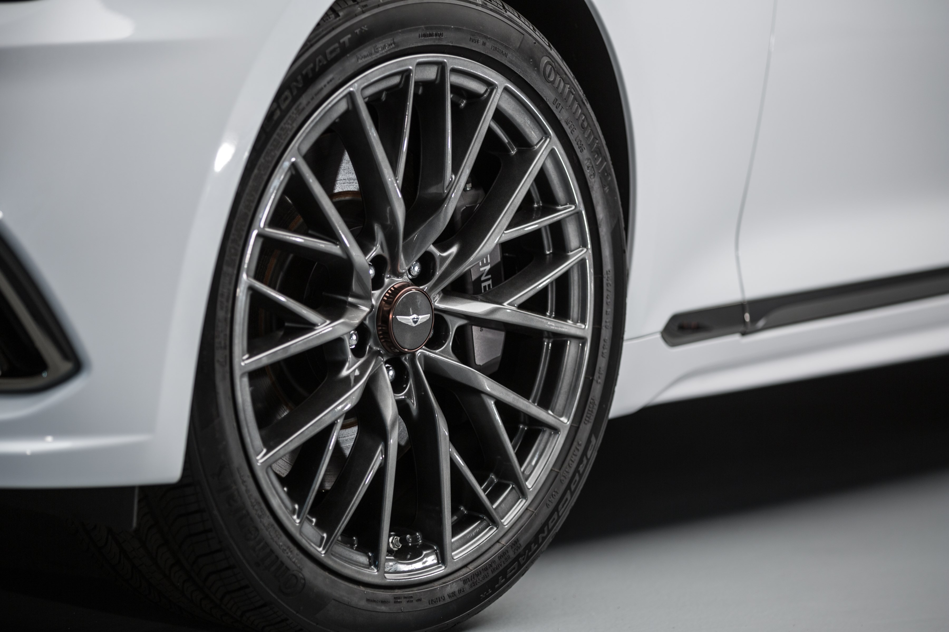 Genesis G80 photo 62