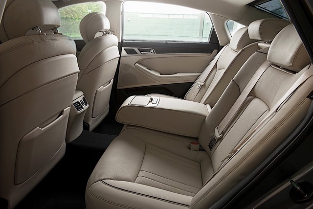 Genesis G80 photo 98