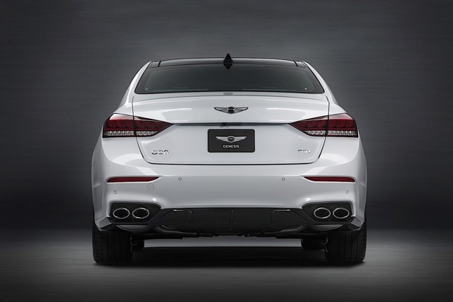 Genesis G80 photo 16